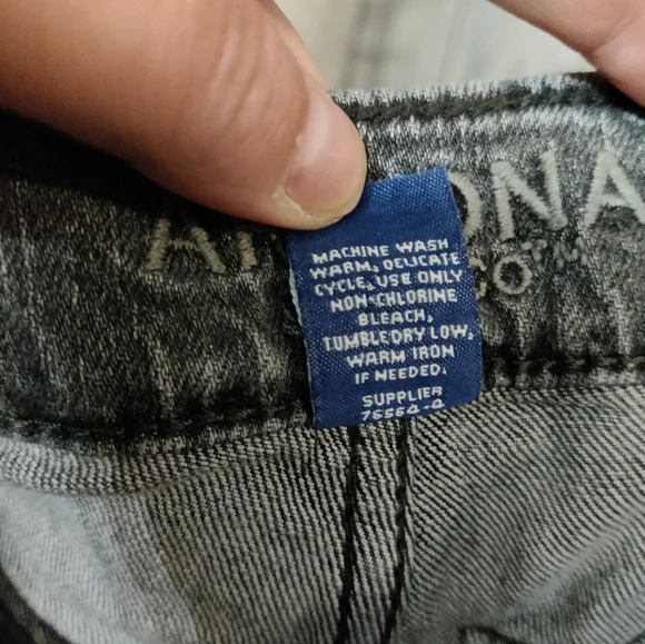 #### Arizona Jeans CO. Mom Highrise Paper Bag Jeans( Size 3) - Picture 4 of 5